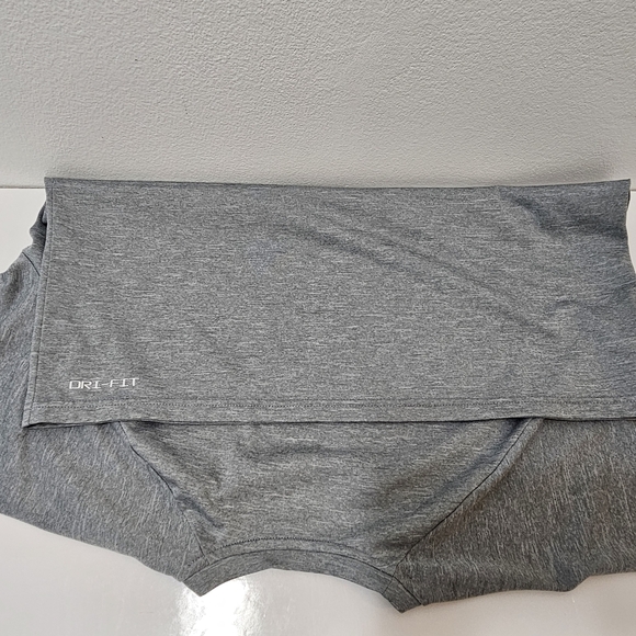 Nike - Swim T-Shirt - Grey - Picture 2 of 13